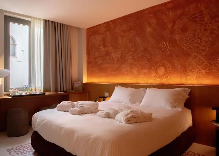 Ognissanti Restaurant Rooftop מלון 4*